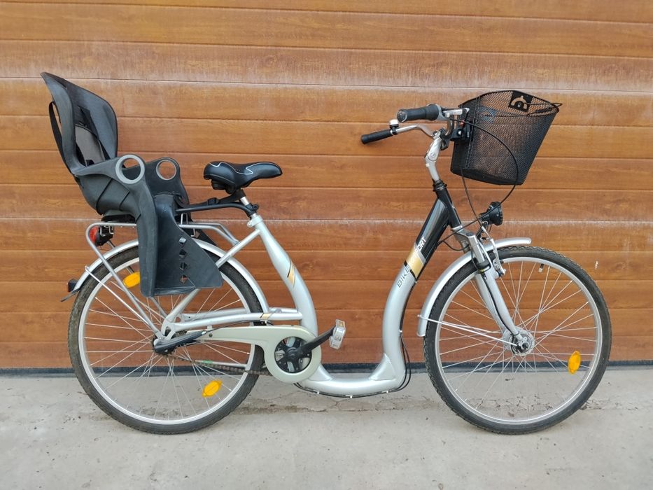 Rower, damka z fotelikiem . Koła 28 cali.