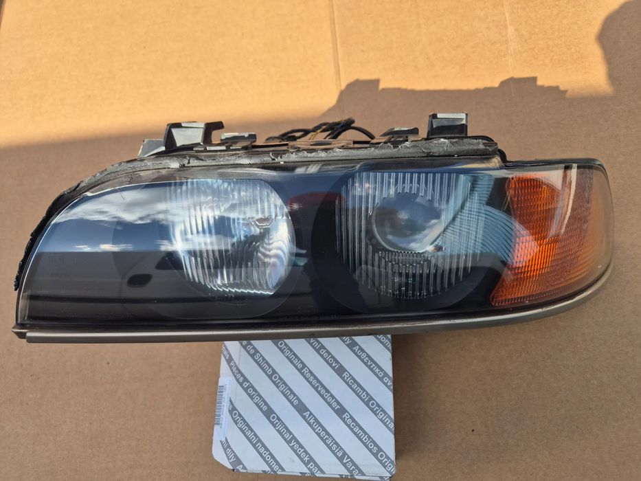 BMW E39 lampa lewa.Ksenon.HELLA.