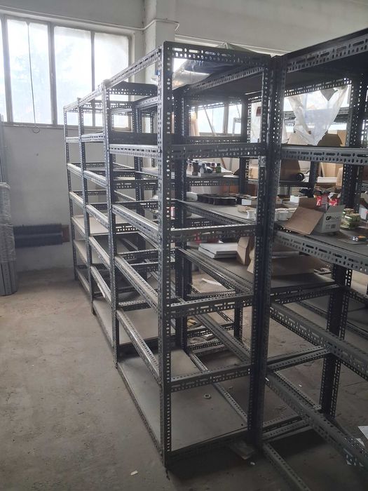 Regały stalowe przemysłowe/ regały stalowe na sprzedaż/ regały