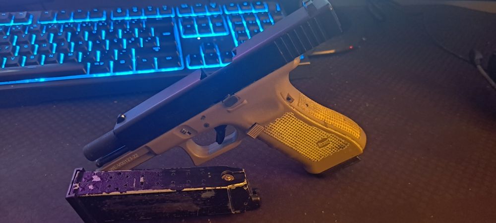 GBBR WE Glock 17 airsoft + carregador extra