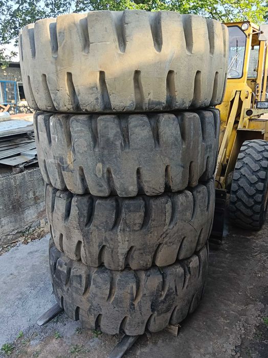 Opony super stan  20.5 R25 Komplet