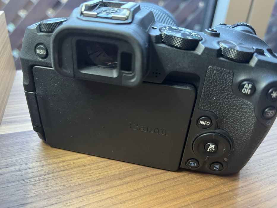 Canon EPS RP como nova com lente 24-105 (posso vender só o corpo)