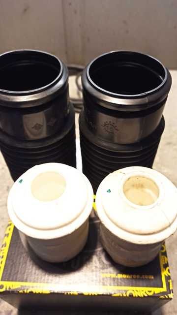 Комплект абсолютно новых  пыльников, отбойников  MONROE PK012 200грн.