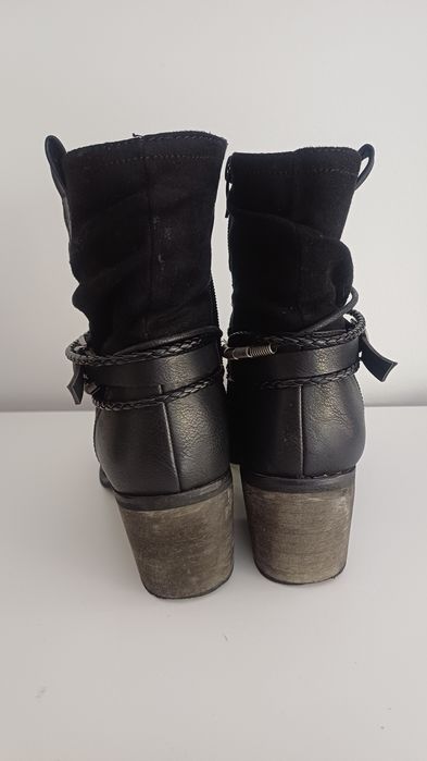 Botins pretos - 39