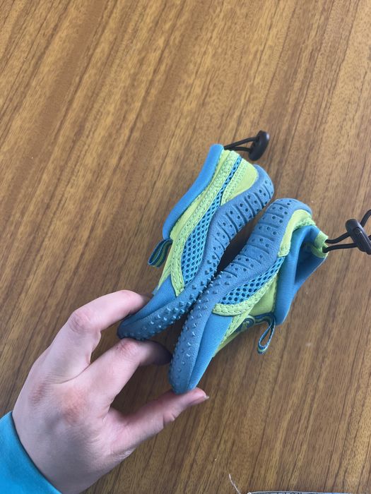 Аквашузи дитячі