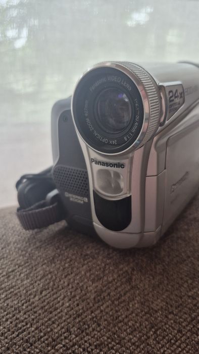 Видеокамера ,panasonic  nv gs11
