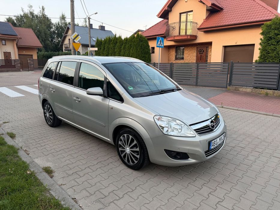 Opel Zafira 140 tys przebiegu/Automat/ parktronik/7 osób / serwis / super stan/