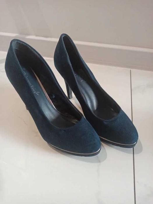 Buty na obcasie r.38
