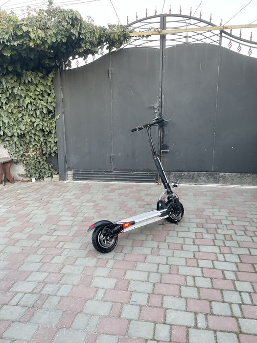 Продам електросамокат