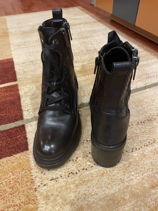 Шкіряні черевики Geox, р-р 37,5