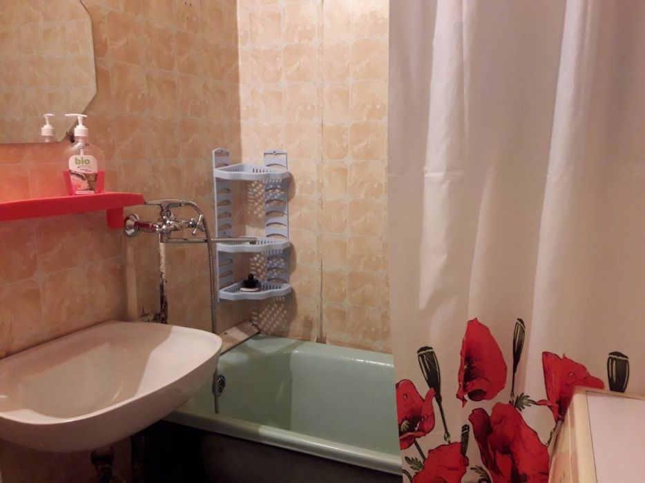 Сдам Посуточно 1к.кв.в р-не Седова,жилое состояние,мебель,техника