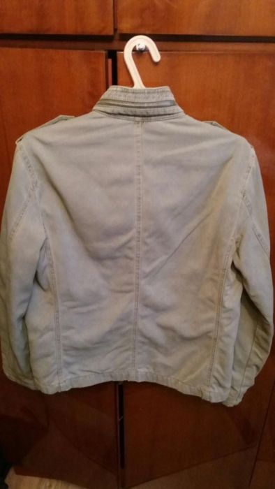 Осенне-весенняя курточка в хорошем состоянии.