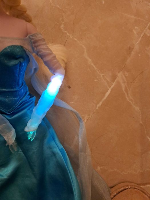 Barbies, Disney princesas, Minie Mouse, DVDs