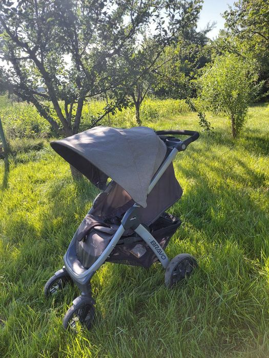 Коляска Chicco Bravo Quick-Fold Stroller