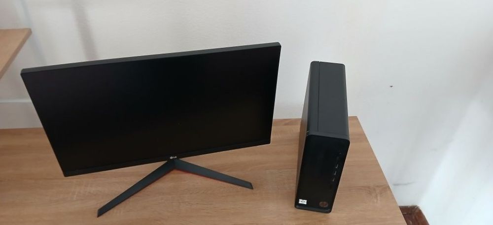 Desktop Computer446672778706954242