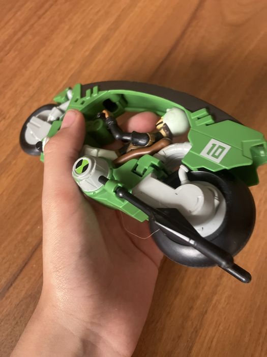 Boneco Ben 10 Tenn-Speed Cycle