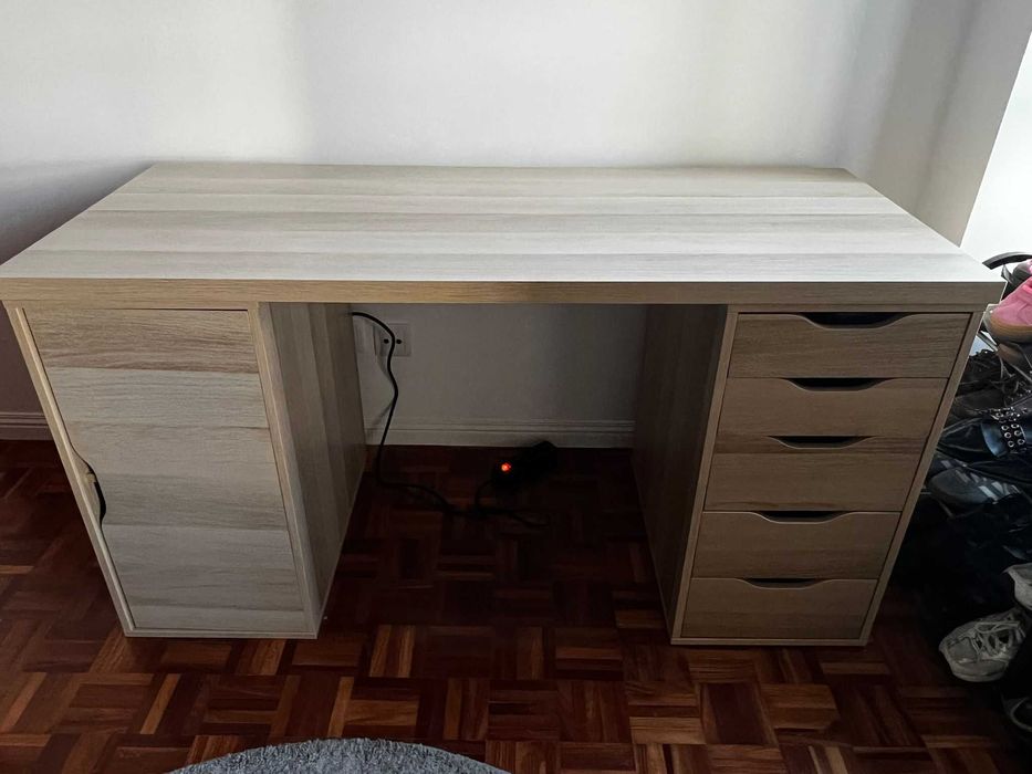 Secretaria LAGKAPTEN / Alex Ikea