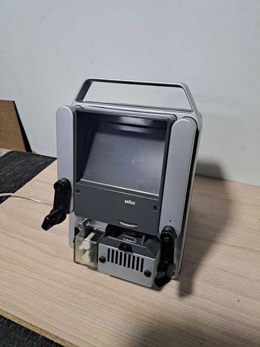 Przeglądarka do filmów Super8 BRAUN Sb1