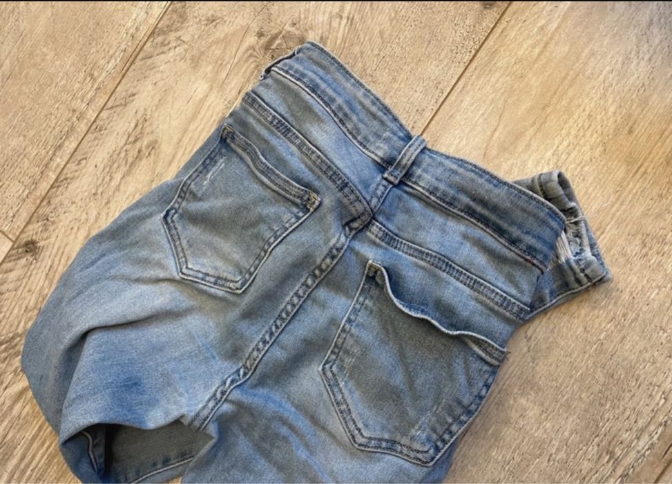 Jeansy rurki z przetarciami Varlesca Redial