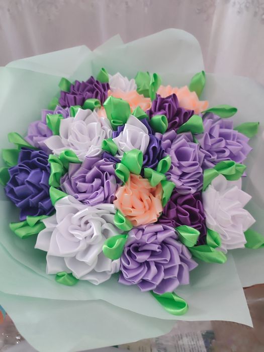 Букет з атласних лент