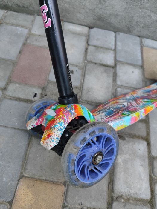 Самокат дитячий в хорошому стані