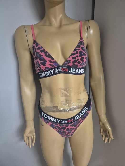 Komplet bielizny Tommy Jeans leopard – biustonosz M, stringi S, stan bdb