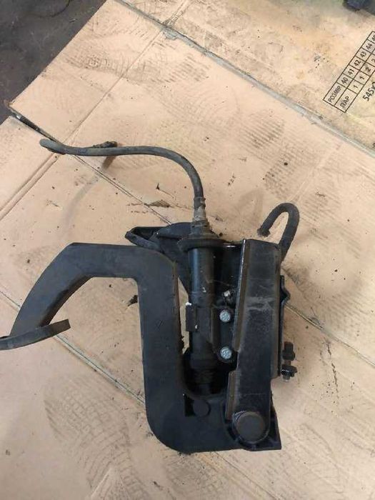 Педальний вузол Mercedes Vito 638 гарний стан