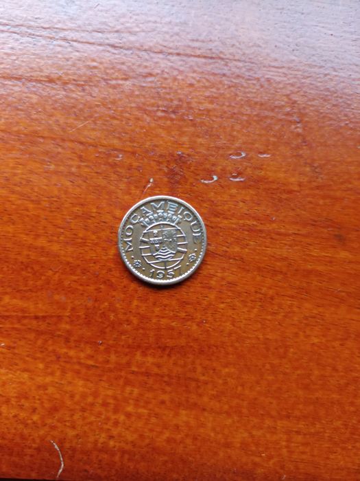 Moeda antiga de 1957