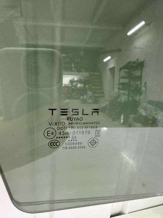 Скло Праве заднє переднє Tesla MY 22 M3 18- MS 16-21 скло праве Тесла