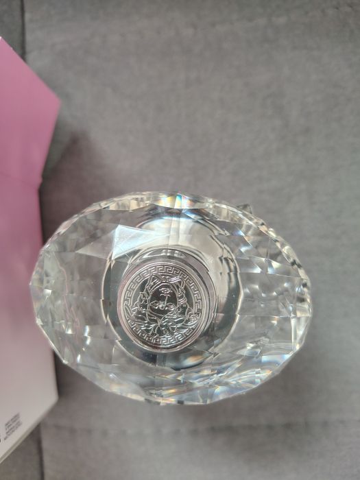 Pusta butelka po perfumach Versace