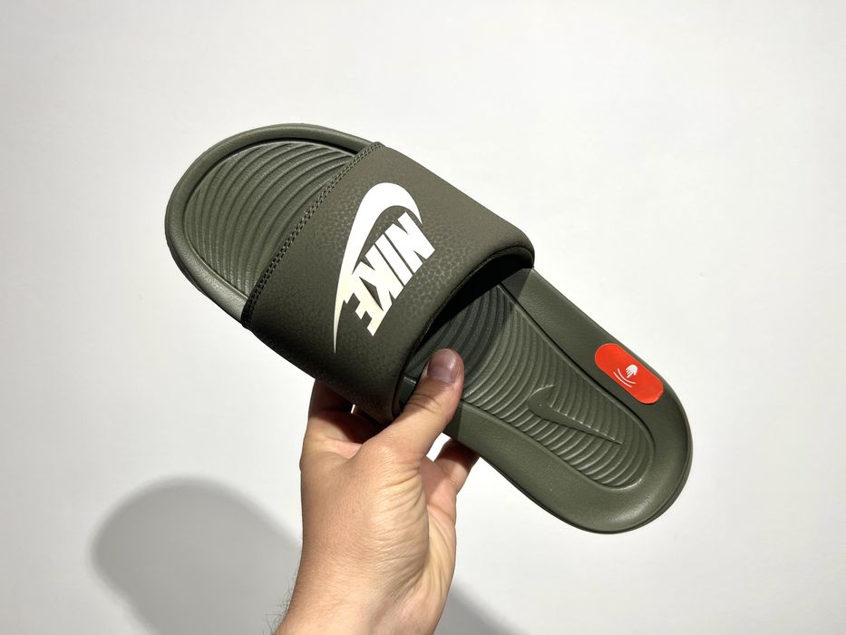 Тапочки Nike Victori One CN9675-303