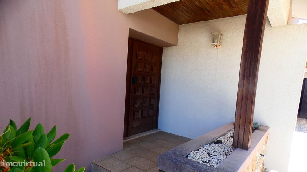 Moradia T5 Vila Nova da Telha