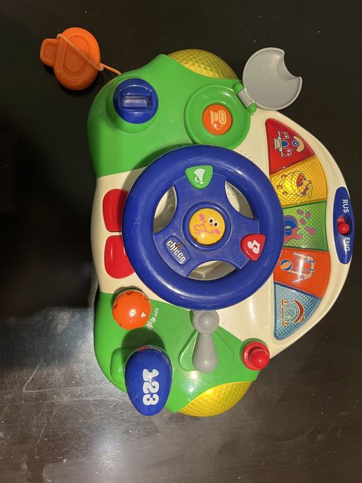 Ігрушка Chicco - автомобильний руль музыка+2 языка
