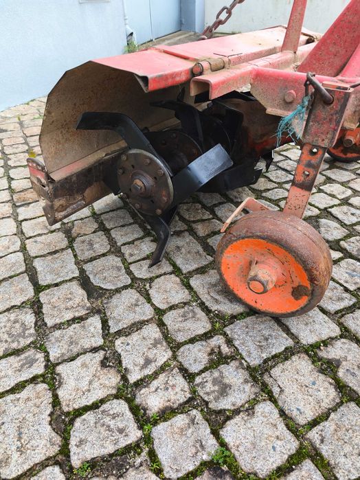 Tractor 4x4 com documentos