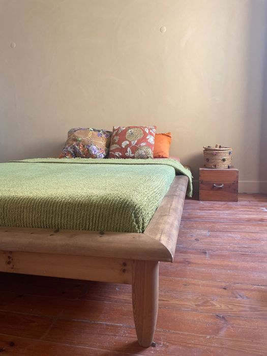 Cama casal estilo japonês madeira maciça