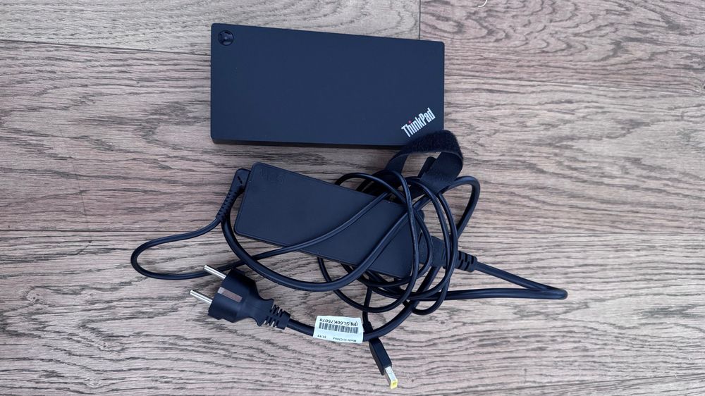 Stacja dokująca Lenovo ThinkPad i zasilacz 90W