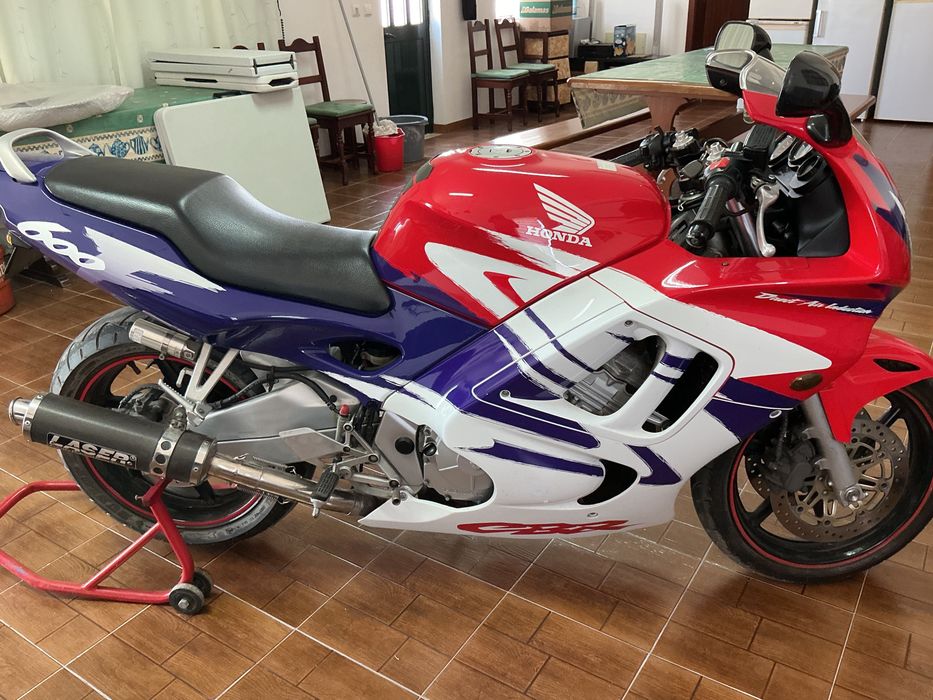 Moto Honda CBR 600 F