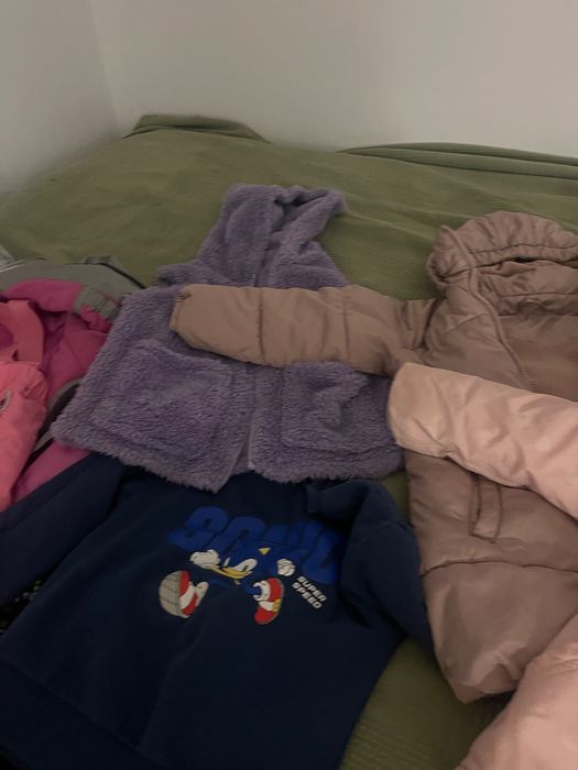 Zestaw kurtek, spodni i swetrów zimowych, dziewczynka 100 -110 cm