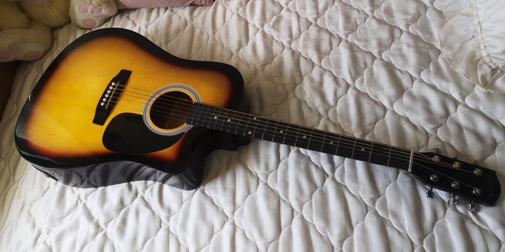 vIOLÃO eletrico  Dreadnought Cutaway Pré-FISHMAN