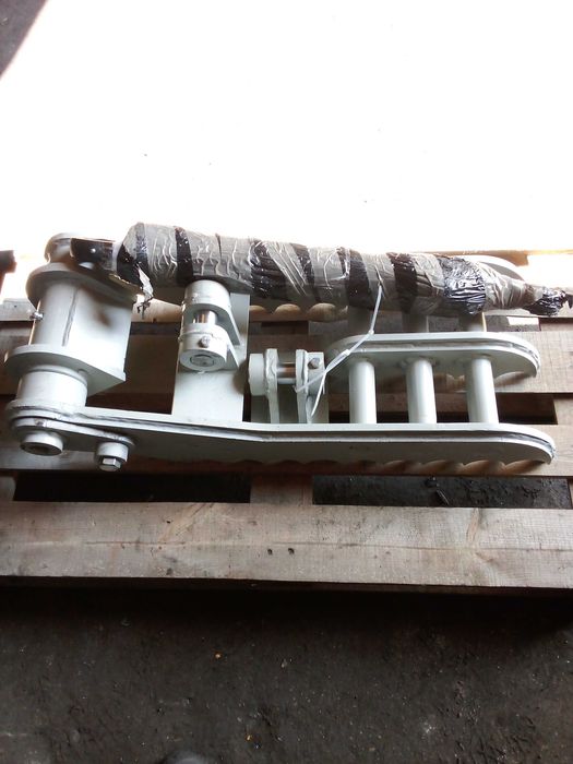 Kciuk hydrauliczny do koparki
