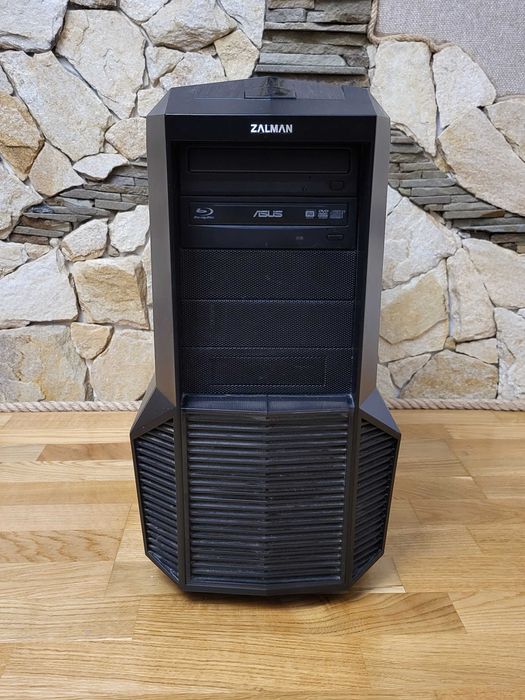 Потужний ігровий комп'ютер