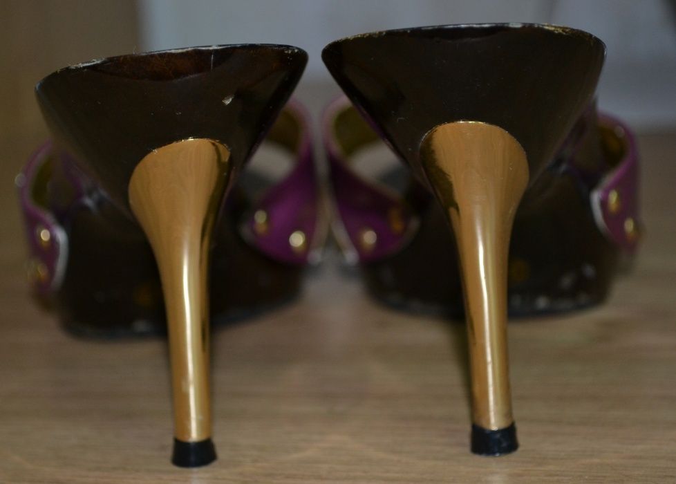 Босоножки -шлепанцы