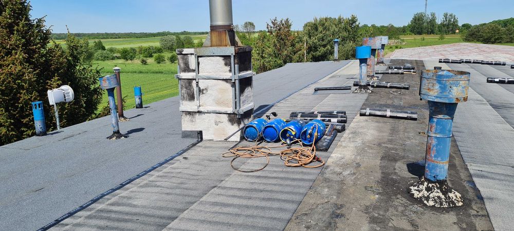 Usługi dekarskie, ciesielstwo, papy termozgrzewalne.