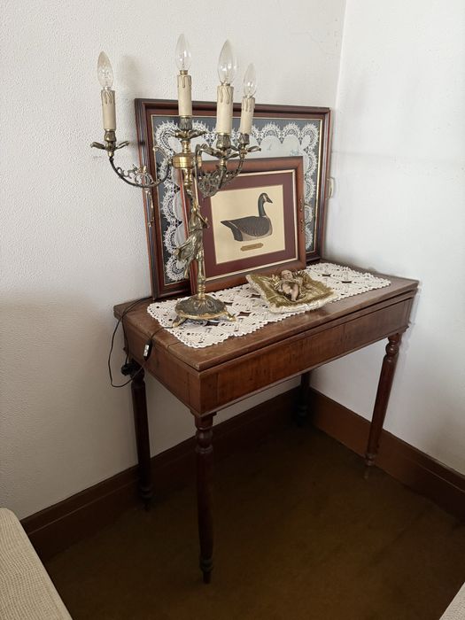 Mesa de madeira dos anos 70 - a mesa abre e dobra de tamanho
