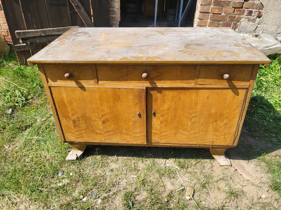 Komoda w stylu PRL