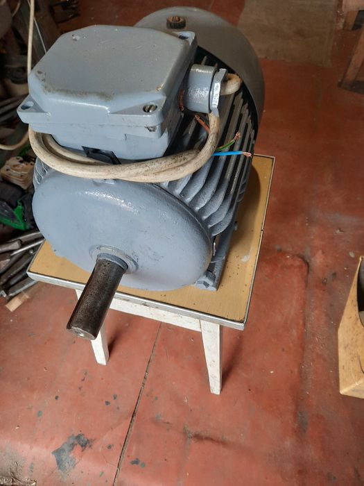 Ел.двигуни 220/380В.