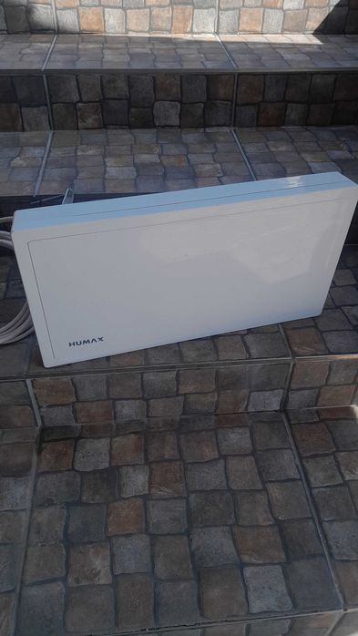 Antenna  satelite plana 0.50cmx0.27 cm com pouco uso exenlente  .