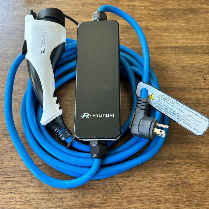 Carregador carro doméstico Hyundai/ Tesla