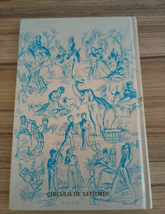 Livro "Viagens de Tom Sawyer"