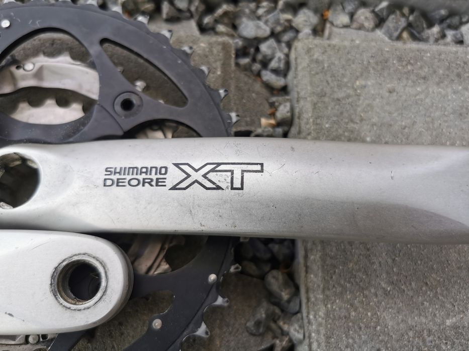 Mechanizm korbowy Shimano Deore XT FC-M751 z suportem Octalink